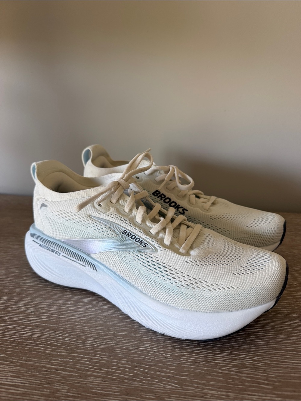 Brooks Adrenaline Women's Running Shoes - size 8